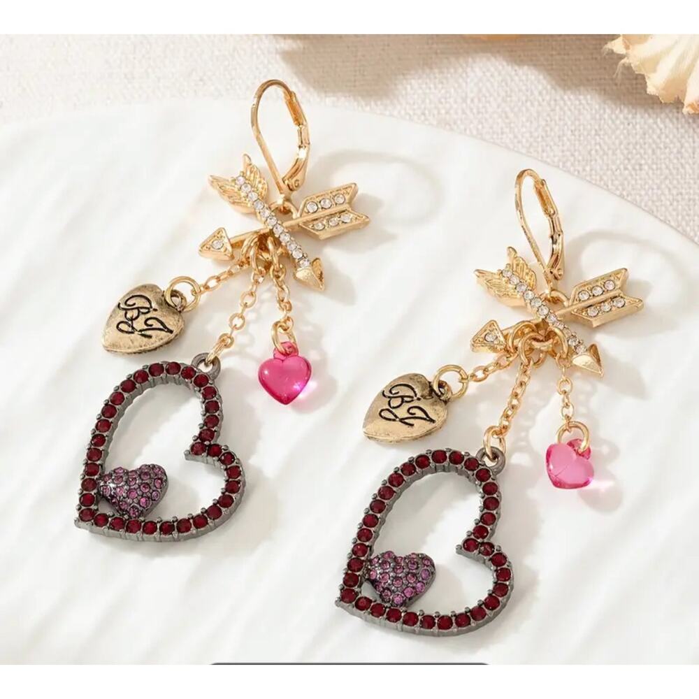 Betsey Johnson Heart Dangles Earrings Rhinestones Gold NEW Cottage Boho Bedazzle